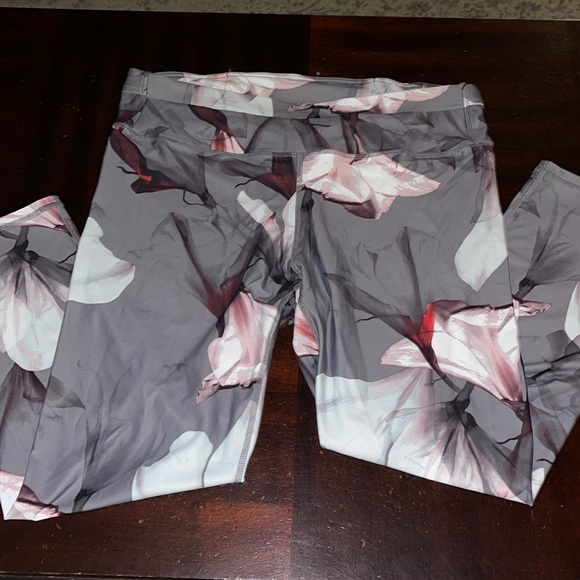 Fabletics bundle - Picture 2 of 4